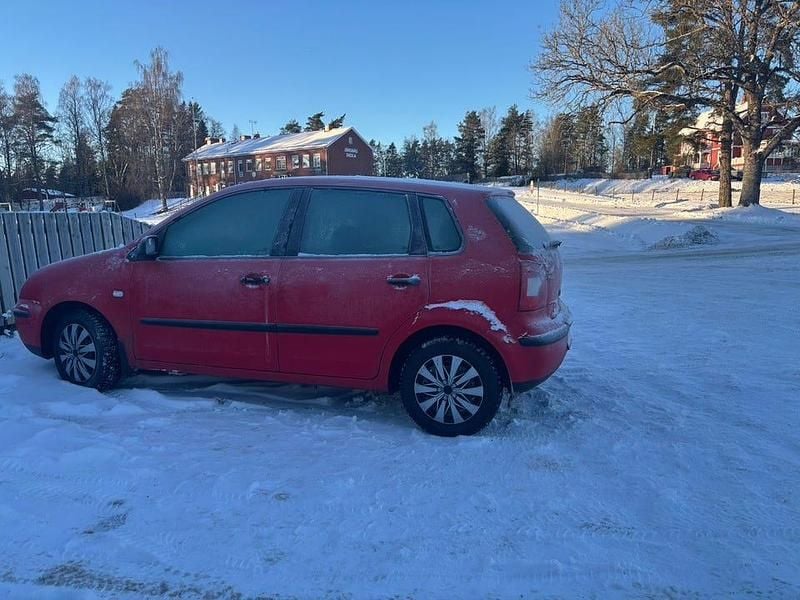 Begagnad 2003 VW Polo Halvkombi | 10 000 kr (Marknadspris) - Bild 1/1