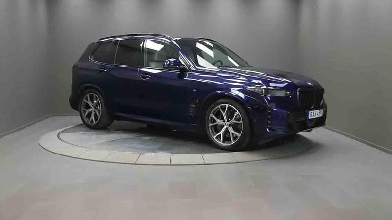 Blå Begagnad 2024 BMW X5 SUV | 919 000 kr - Bild 1/1