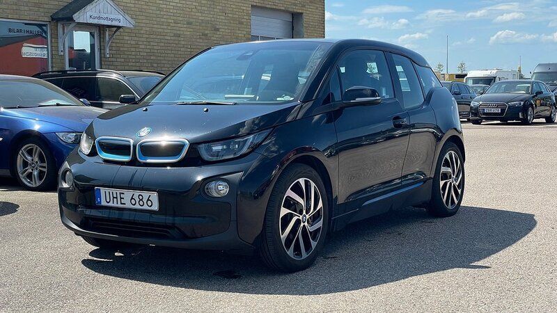 Svart Begagnad 2017 BMW i3 Comfort Edition Halvkombi | 159 500 kr - Bild 1/4