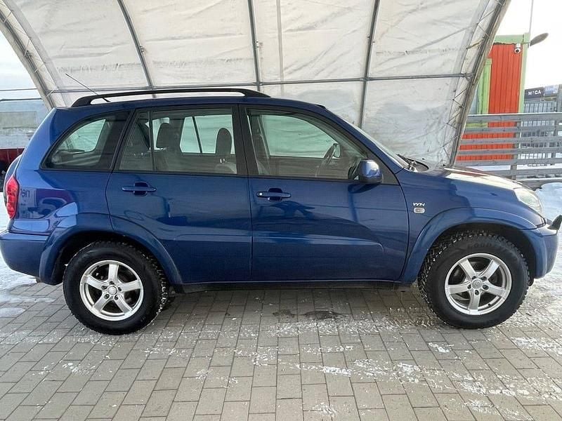 Begagnad Toyota RAV4 150 HK (110 kW) 2004 Blå SUV