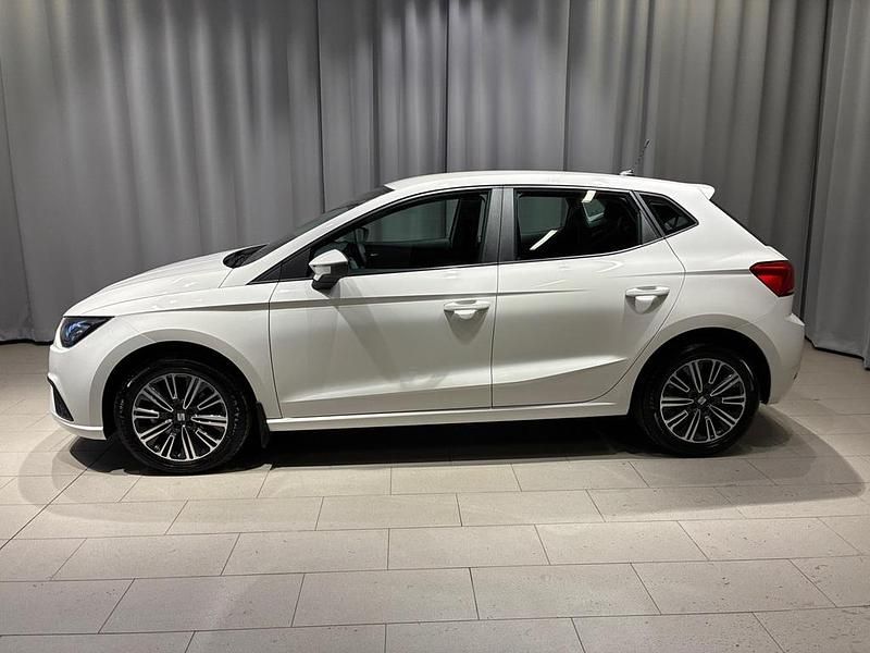 Begagnad Seat Ibiza 112 HK (82 kW) 2023 Vit Halvkombi