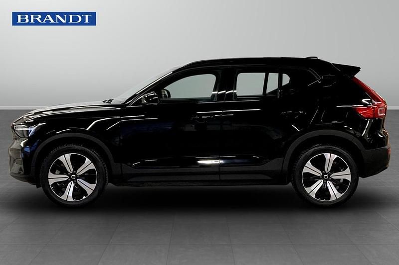 Begagnad Volvo XC40 Single Motor 175 kW (238 HK) 2023 Svart SUV