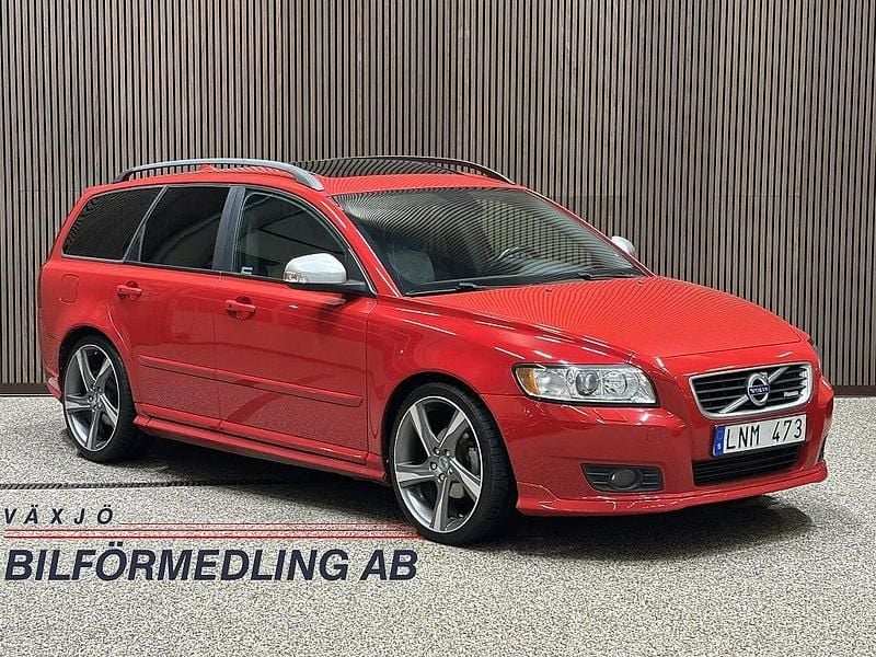 Röd Begagnad 2011 Volvo V50 R-Design Kombi | 69 000 kr (Dyr) - Bild 1/4