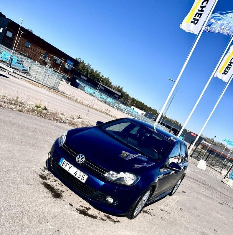 Blå Begagnad 2011 VW Golf VI GT Halvkombi | 125 000 kr (Dyr) - Bild 1/4