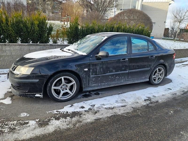 Begagnad 2003 Saab 9-3 | 12 000 kr (Marknadspris) - Bild 1/4