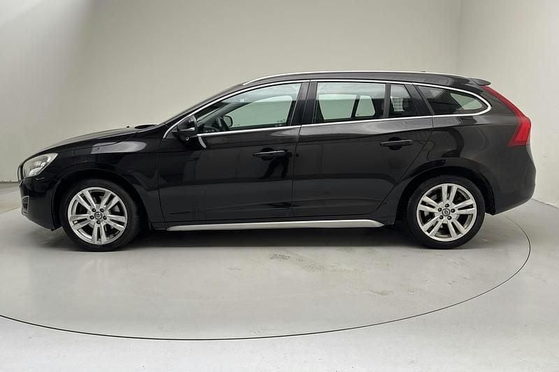 Begagnad Volvo V60 Summum 115 HK (84 kW) 2012 Svart Kombi