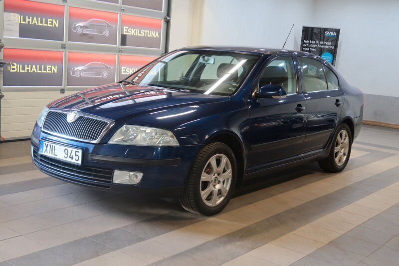 Mörkgrå Begagnad 2006 Skoda Octavia Kombi | 24 900 kr (Marknadspris) - Bild 1/4