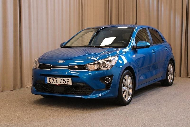 Blå Begagnad 2021 Kia Rio Advance Halvkombi | 109 900 kr (Superpris) - Bild 1/4