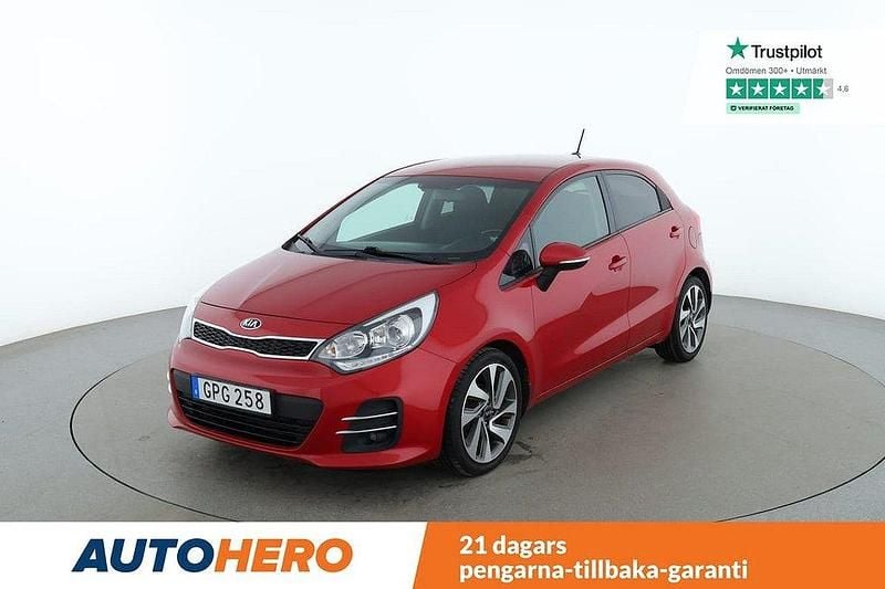 Röd Begagnad 2015 Kia Rio Halvkombi | 95 000 kr (Marknadspris) - Bild 1/4