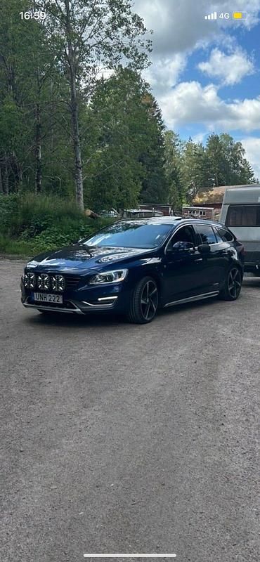 Begagnad 2015 Volvo V60 Kombi | 140 000 kr - Bild 1/4