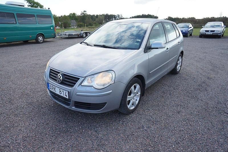 Silver (silver metallic) Begagnad 2008 VW Polo Halvkombi | 24 900 kr (Marknadspris) - Bild 1/4
