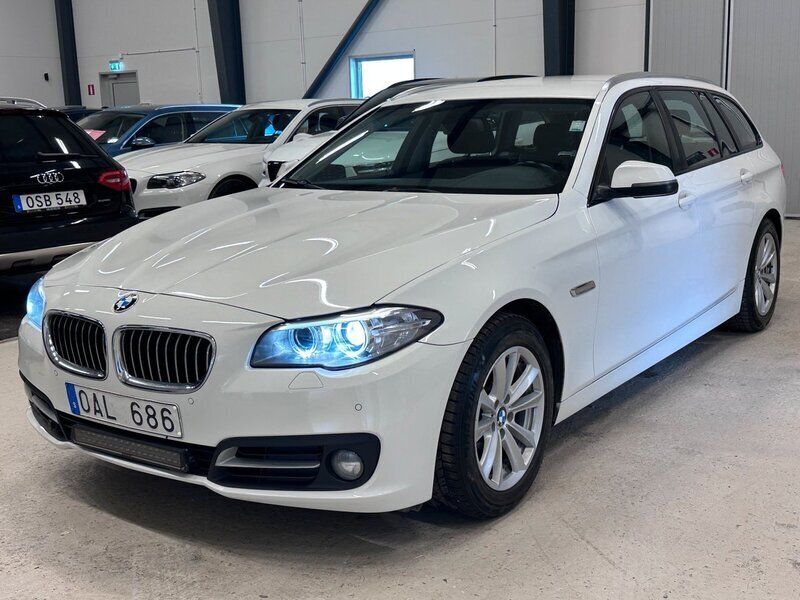 Vit Begagnad 2013 BMW 520 Kombi | 129 600 kr (Marknadspris) - Bild 1/4