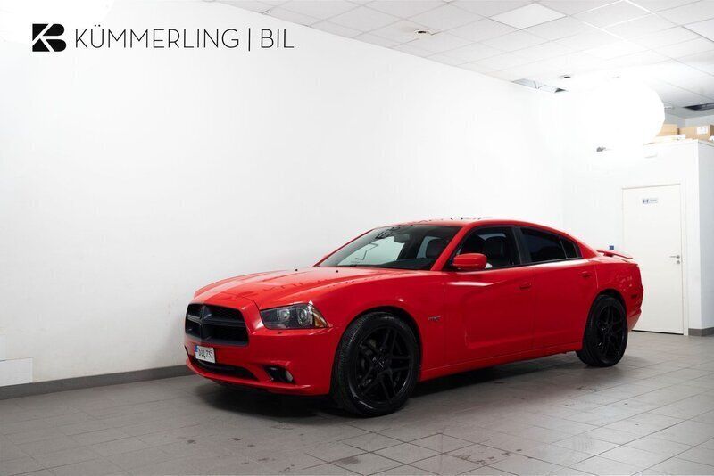 Röd Begagnad 2013 Dodge Charger Sedan | 199 900 kr - Bild 1/4