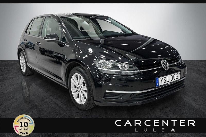 Svart Begagnad 2017 VW Golf VII Halvkombi | 139 800 kr (Marknadspris) - Bild 1/3