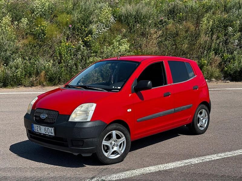 Röd Begagnad 2004 Kia Picanto 4 Halvkombi | 24 900 kr (Marknadspris) - Bild 1/4