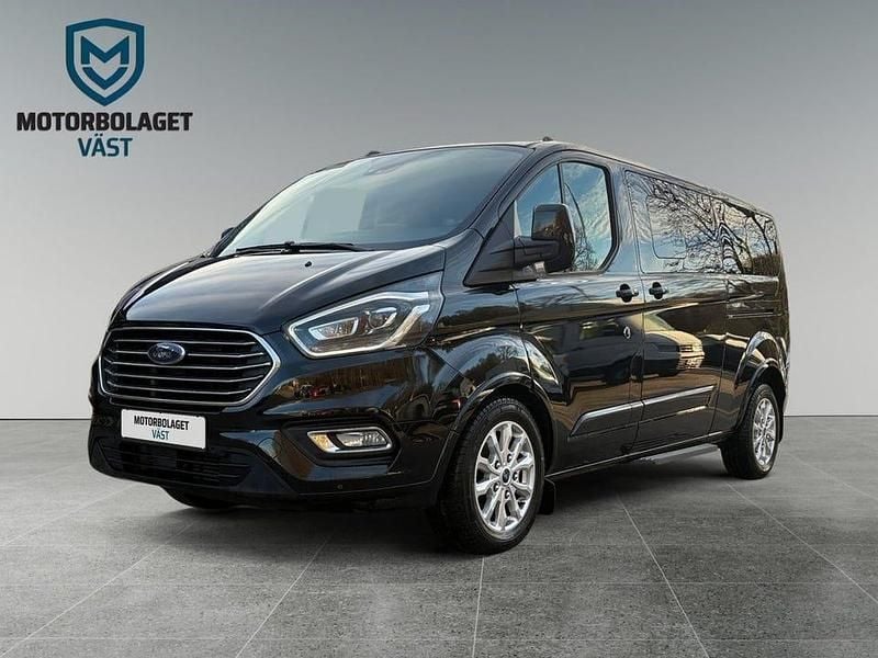 Svart Begagnad 2023 Ford Tourneo Custom Titanium Van | 418 900 kr (Superpris) - Bild 1/4