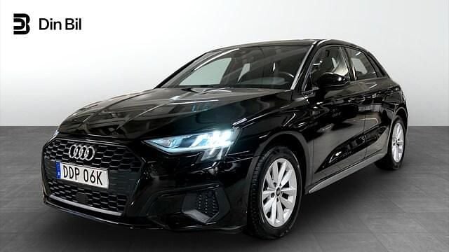 Brilliantsvart Begagnad 2022 Audi A3 Proline Halvkombi | 254 000 kr (Marknadspris) - Bild 1/4