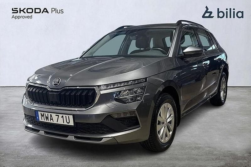 Grå Begagnad 2024 Skoda Kamiq Selection SUV | 259 900 kr (Marknadspris) - Bild 1/4