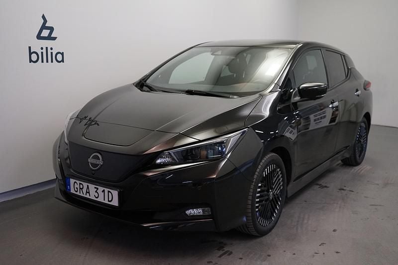 Svart Begagnad 2023 Nissan Leaf N-Connecta Halvkombi | 169 000 kr (Bra pris) - Bild 1/4