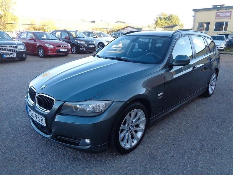 Grön Begagnad 2012 BMW 320 Kombi | 64 900 kr (Bra pris) - Bild 1/4