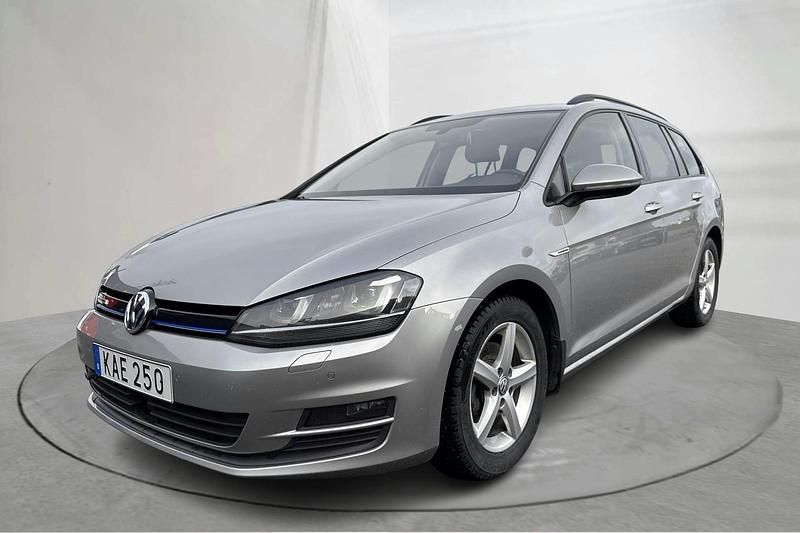 Silver Begagnad 2016 VW Golf VII | 89 000 kr (Superpris) - Bild 1/4