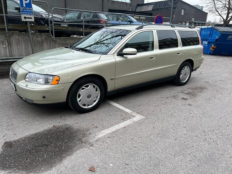Begagnad 2006 Volvo V70 Kombi | 34 500 kr (Marknadspris) - Bild 1/4