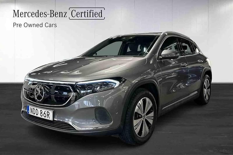 Grå Begagnad 2023 Mercedes EQA300 SUV | 399 900 kr (Marknadspris) - Bild 1/1
