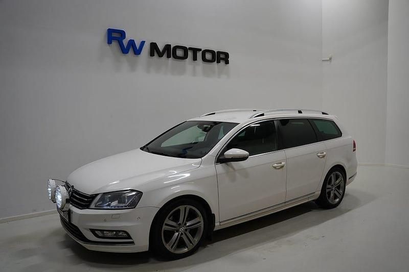 Begagnad VW Passat R-line 170 HK (125 kW) 2012 Vit Kombi