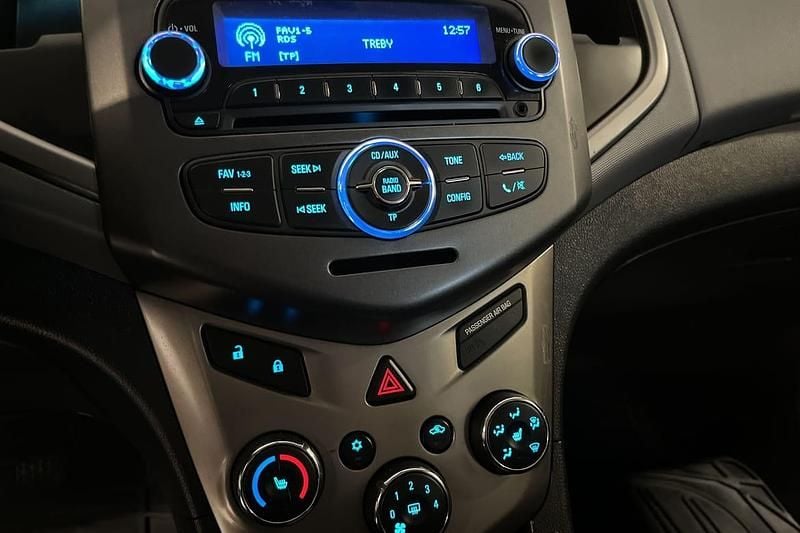 Begagnad Chevrolet Aveo LTZ 95 HK (69 kW) 2012 Blå Halvkombi