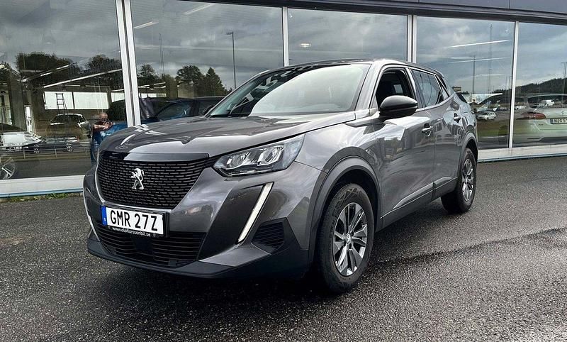 Grå Begagnad 2022 Peugeot 2008 Active SUV | 174 500 kr (Marknadspris) - Bild 1/4