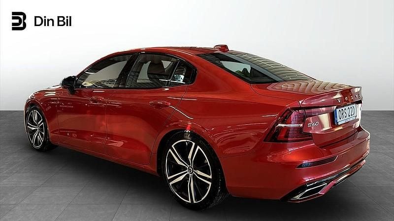 Begagnad Volvo S60 R-Design 250 HK (183 kW) 2019 Röd Sedan