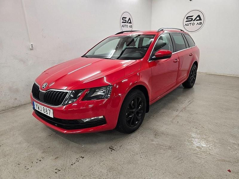 Röd Begagnad 2018 Skoda Octavia Kombi | 99 900 kr (Lite dyr) - Bild 1/4