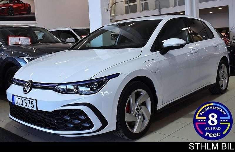 Begagnad VW Golf VIII GTE 245 HK (180 kW) 2020 Vit Halvkombi