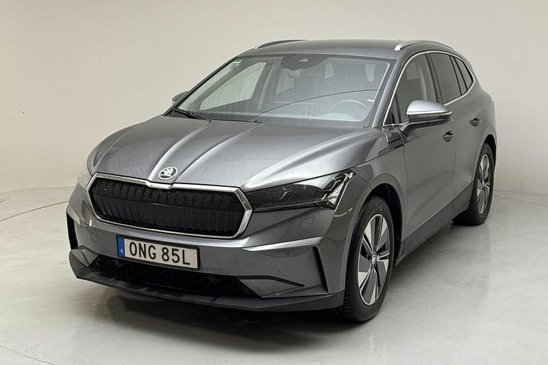 Grå Begagnad 2022 Skoda Enyaq iV SUV | 349 000 kr (Superpris) - Bild 1/4