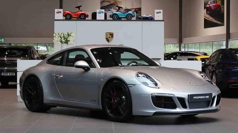 Begagnad Porsche 911 Carrera GTS 451 HK (331 kW) 2018 Silver Sportkupé