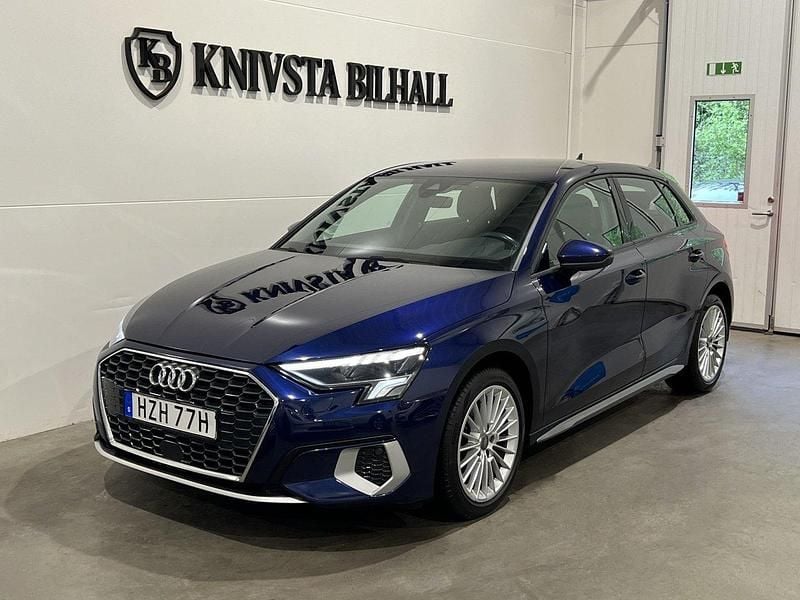 Blå Begagnad 2020 Audi A3 Sportback Proline Halvkombi | 194 800 kr (Marknadspris) - Bild 1/4
