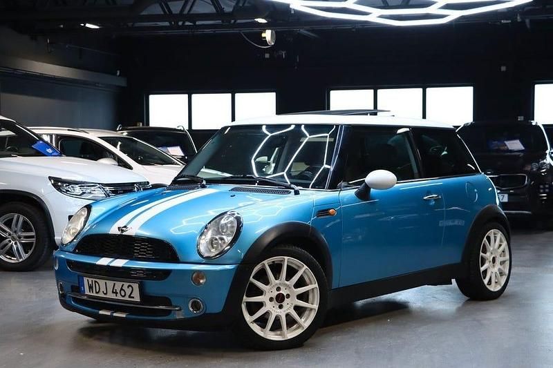 Blå Begagnad 2005 Mini Cooper Halvkombi | 59 900 kr (Dyr) - Bild 1/4