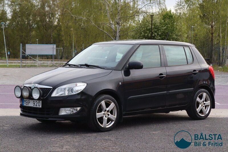 Svart Begagnad 2011 Skoda Fabia Elegance Halvkombi | 29 900 kr (Bra pris) - Bild 1/3