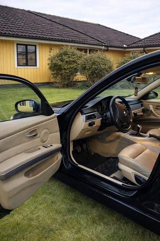 Begagnad BMW 320 150 HK (110 kW) 2007 Sedan