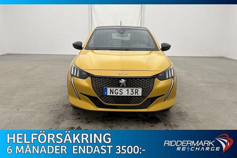 Begagnad Peugeot e-208 GT 100 kW (136 HK) 2022 Gul Halvkombi