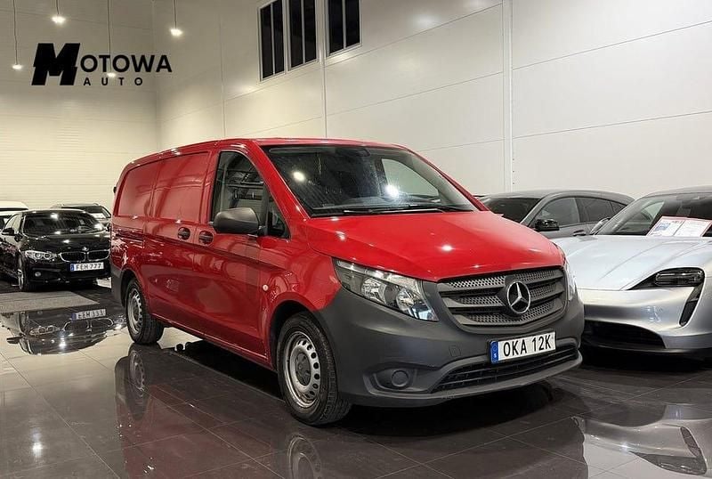 Röd Begagnad 2020 Mercedes Vito Van | 209 900 kr (Marknadspris) - Bild 1/4