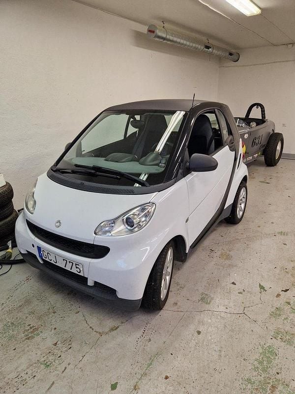 Vit Begagnad 2010 Smart ForTwo Coupé Sportkupé | 29 900 kr (Bra pris) - Bild 1/4