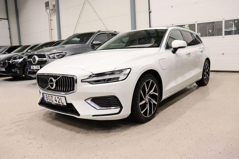 Vit Begagnad 2021 Volvo V60 Inscription Kombi | 344 700 kr (Bra pris) - Bild 1/4