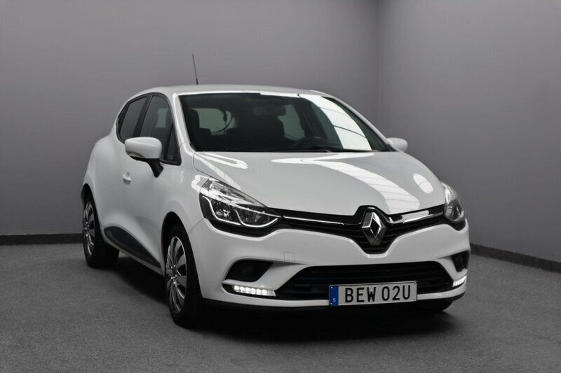 Vit Begagnad 2017 Renault Clio IV Zen Halvkombi | 94 900 kr (Marknadspris) - Bild 1/4