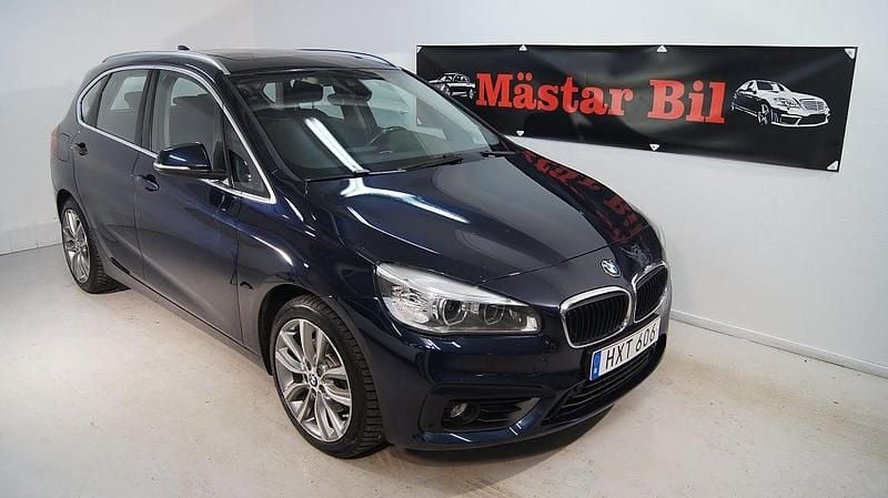 Blå Begagnad 2015 BMW 220 Active Tourer Advantage Minibuss | 159 900 kr - Bild 1/4