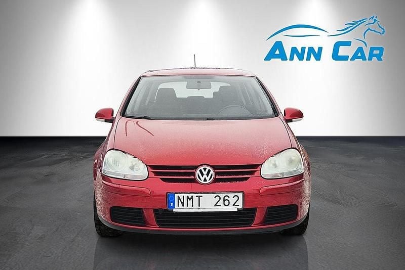 Röd Begagnad 2007 VW Golf V Trendline Halvkombi | 39 900 kr (Marknadspris) - Bild 1/4