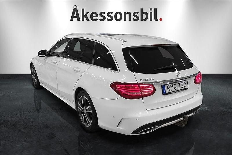 Begagnad Mercedes C220 AMG line 170 HK (125 kW) 2017 Vit Kombi