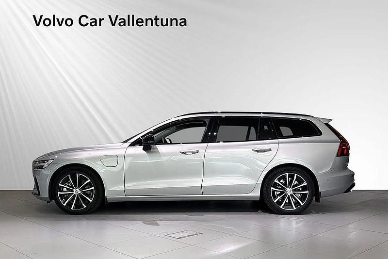 Begagnad Volvo V60 Plus 355 HK (261 kW) 2025 Grå Kombi