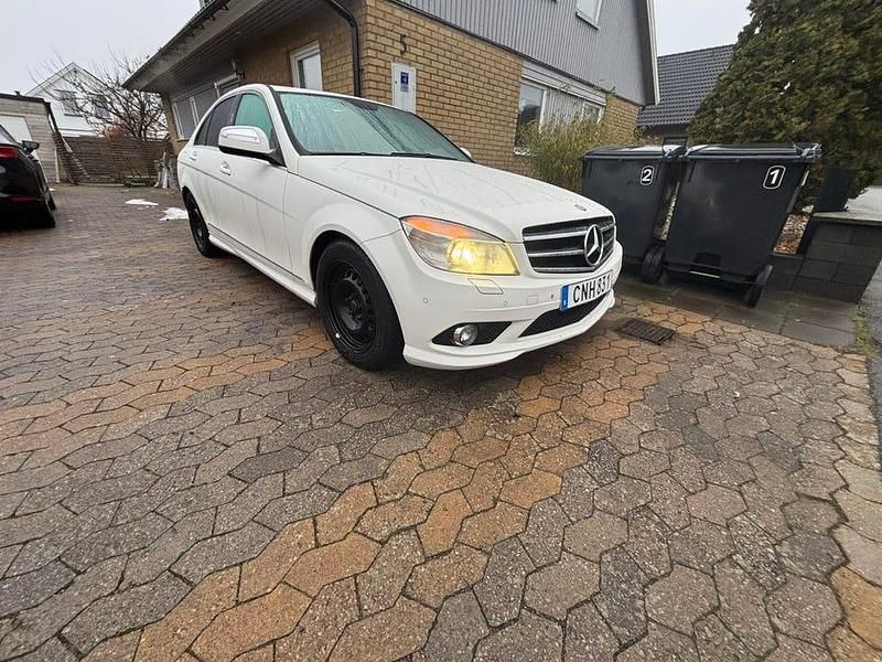 Begagnad Mercedes C280 231 HK (169 kW) 2008 Vita