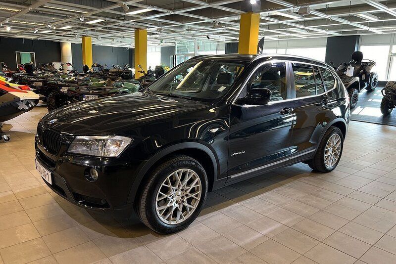 Svart Begagnad 2012 BMW X3 SUV | 129 900 kr (Marknadspris) - Bild 1/4